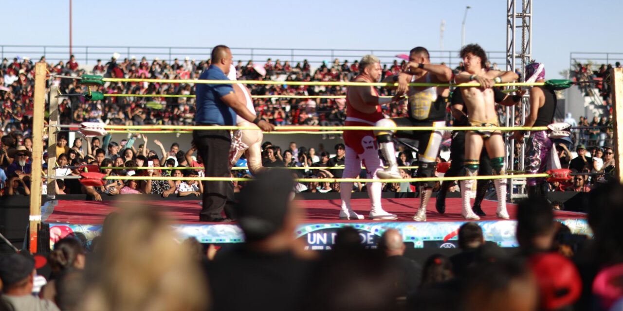 Celebran a la niñez juarense con gran función de lucha libre y ambiente familiar