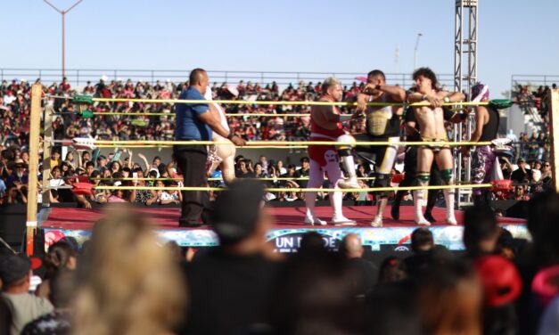 Celebran a la niñez juarense con gran función de lucha libre y ambiente familiar
