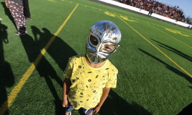 Celebran a la niñez juarense con gran función de lucha libre y ambiente familiar