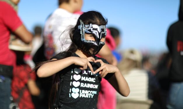 Celebran a la niñez juarense con gran función de lucha libre y ambiente familiar