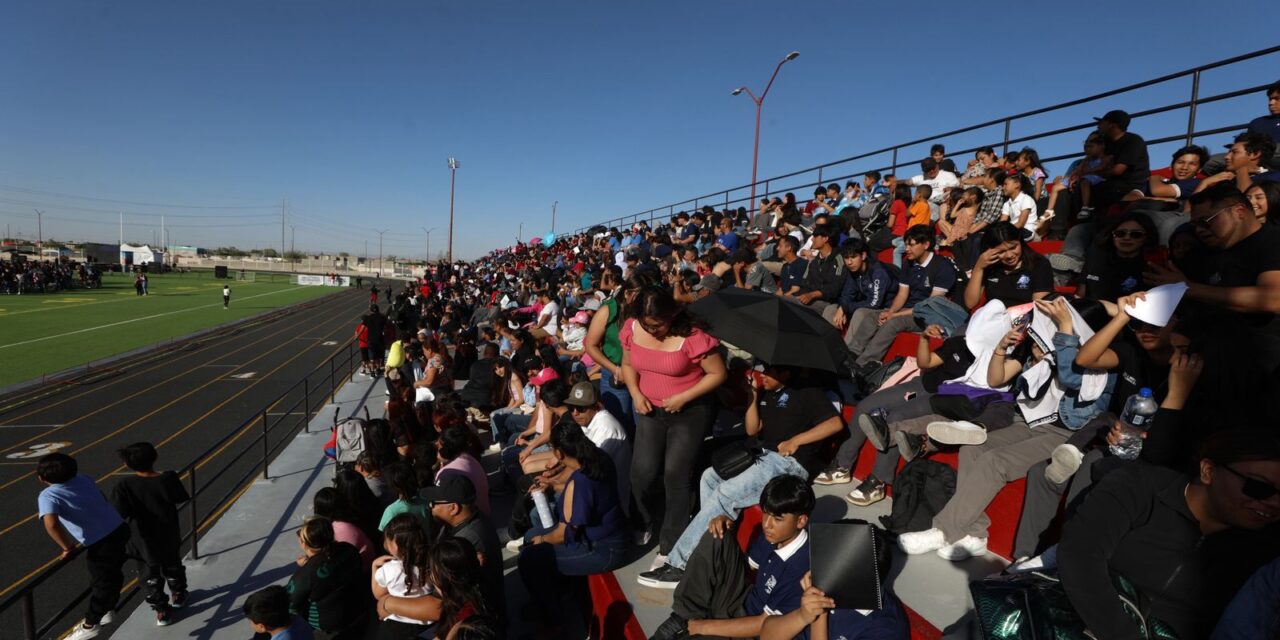 Celebran a la niñez juarense con gran función de lucha libre y ambiente familiar