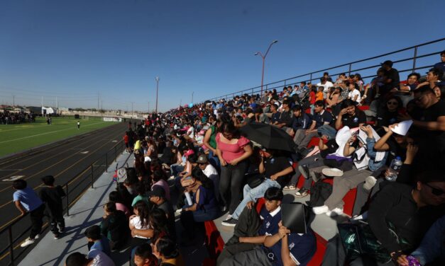 Celebran a la niñez juarense con gran función de lucha libre y ambiente familiar