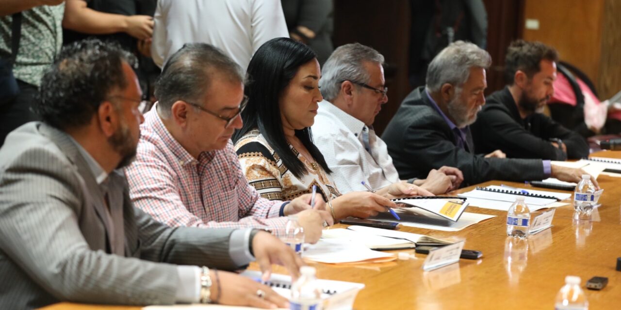 Encabeza alcalde Cruz Pérez Cuéllar primera sesión del Consejo Directivo de OMEJ