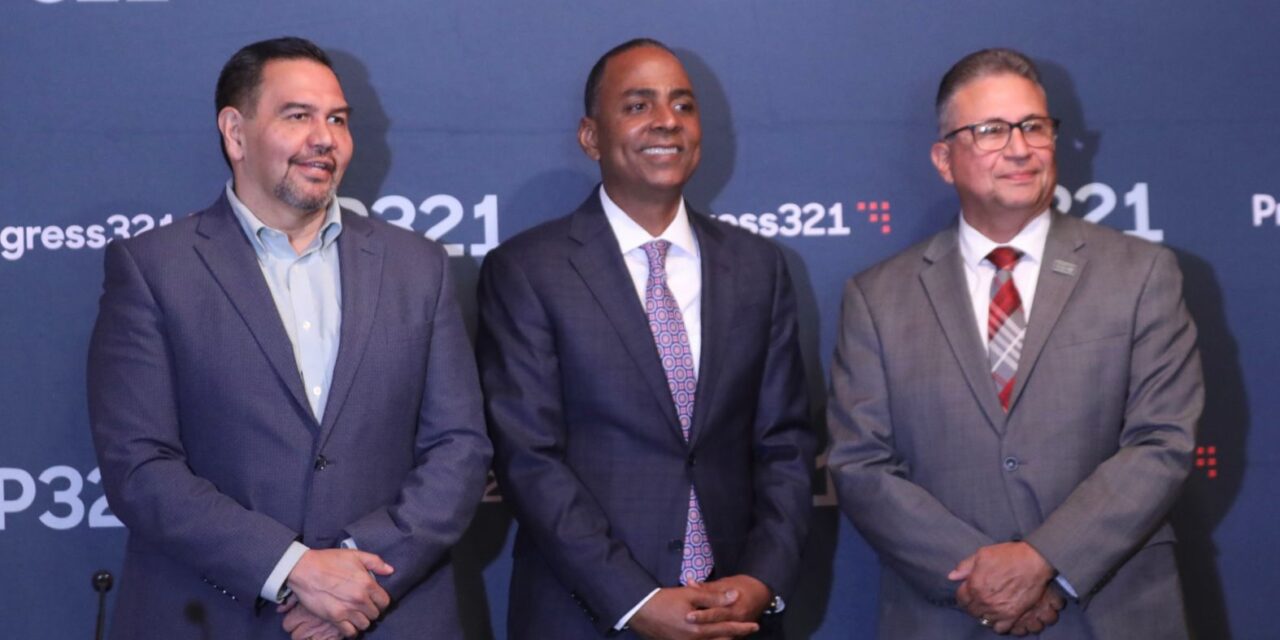 Alcaldes de Juárez, El Paso y Las Cruces reafirman compromiso de trabajo conjunto en panel fronterizo
