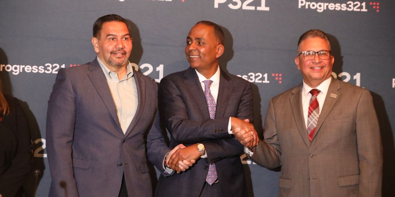 Alcaldes de Juárez, El Paso y Las Cruces reafirman compromiso de trabajo conjunto en panel fronterizo