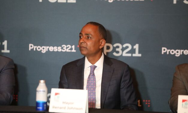 Alcaldes de Juárez, El Paso y Las Cruces reafirman compromiso de trabajo conjunto en panel fronterizo