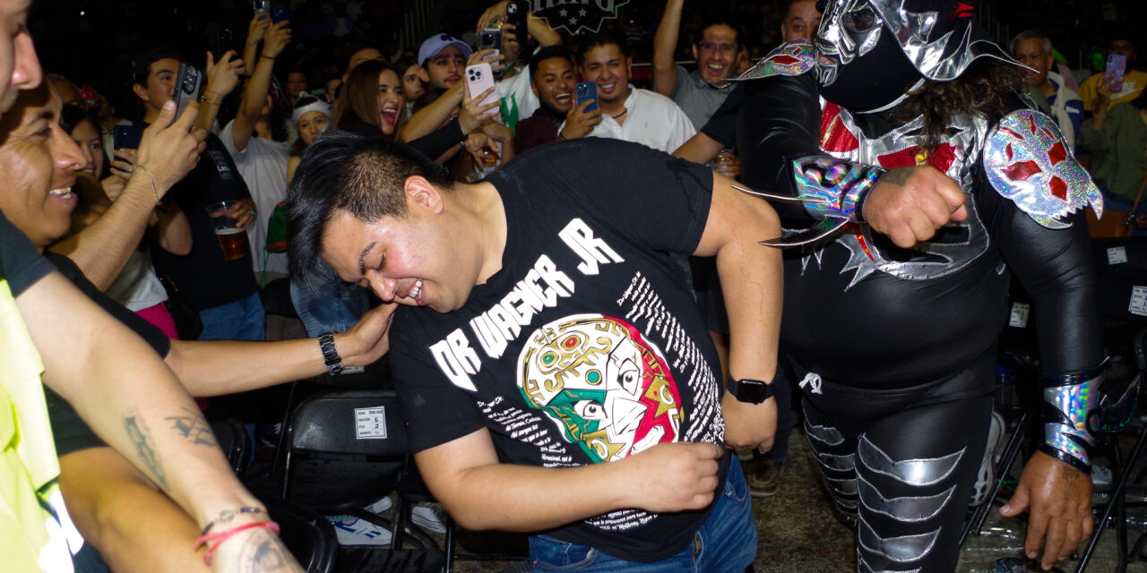 L.A. Park pierde el control y golpea a aficionado con una silla: reabre debate sobre límites entre público y luchadores