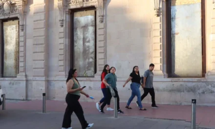 Blindan Palacio de Gobierno previo al desfile del Día del Trabajo