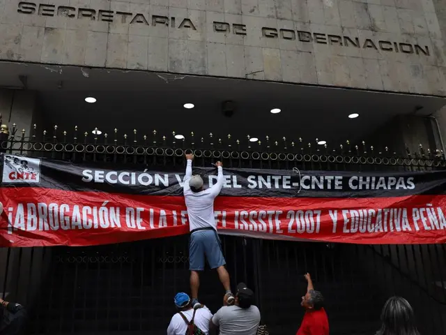 Sin acuerdos concluye diálogo entre la Segob y la CNTE; Gobierno reitera límites financieros