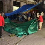 Maestros de la Sección 22 comienzan a retirarse del plantón en el Centro Histórico