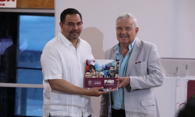 Entregan al alcalde Cruz Pérez Cuéllar el Plan Municipal de Desarrollo 2024–2027