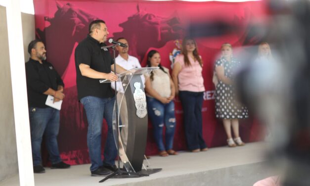 “No hay mejor inversión que la niñez”: alcalde Pérez Cuéllar al entregar domo en escuela