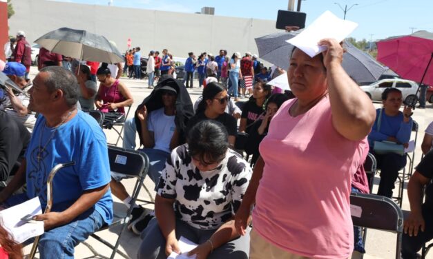 Entregan apoyos a 100 familias afectadas por lluvias en Ciudad Juárez