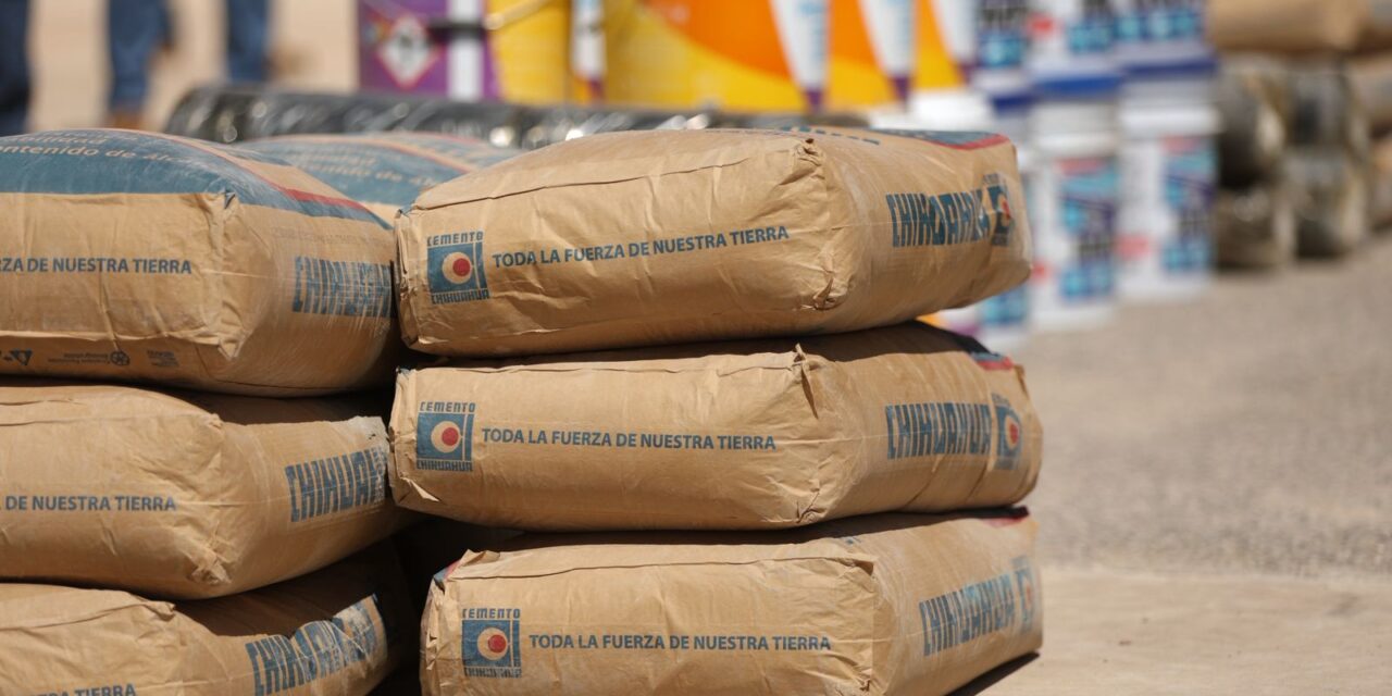Entregan apoyos a 100 familias afectadas por lluvias en Ciudad Juárez