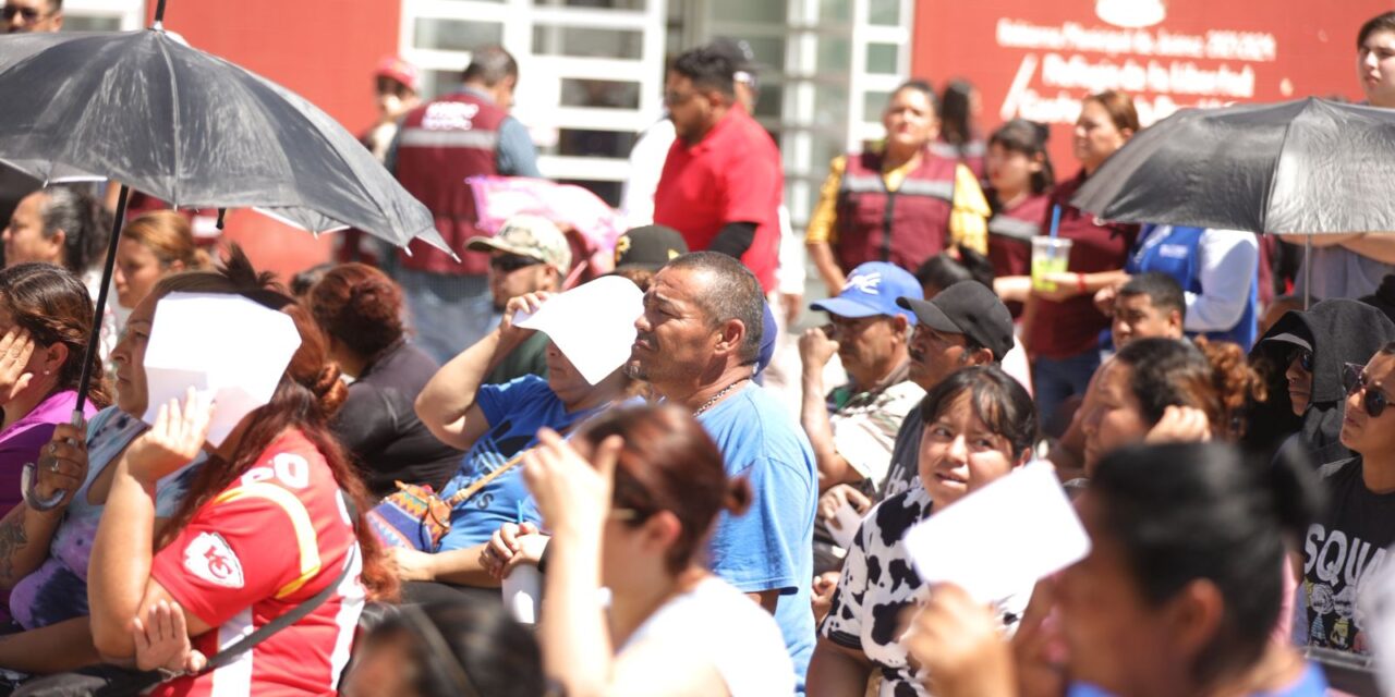 Entregan apoyos a 100 familias afectadas por lluvias en Ciudad Juárez