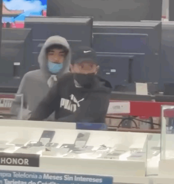 En plena alerta por huracán, saquean tienda Sam’s Club en Chilpancingo