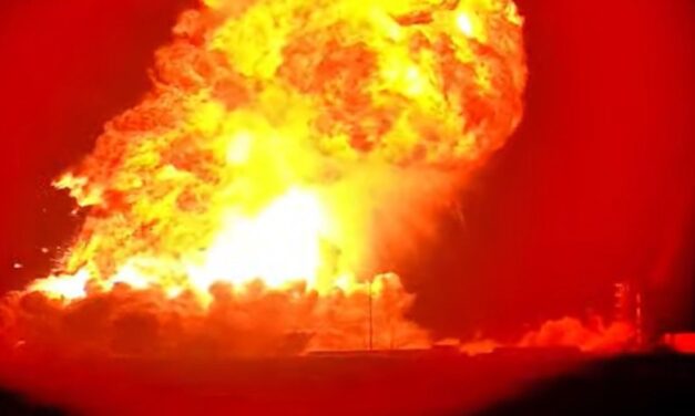 Explosión en pruebas de nave de SpaceX sacude Base Estelar; confirman que no hay heridos