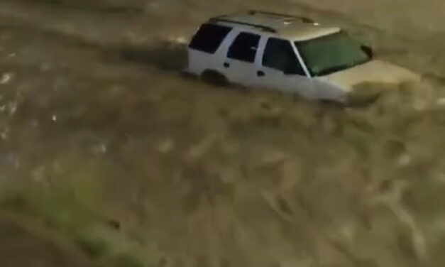 Reporte de incidencias viales por lluvias durante la madrugada en Ciudad Juárez