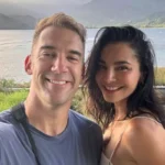 Martha Higareda presume su baby bump por primera vez en redes sociales