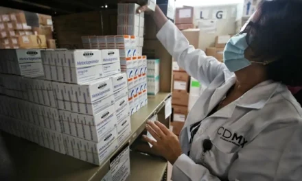 Gobierno federal impulsa inversión nacional en industria farmacéutica y dispositivos médicos