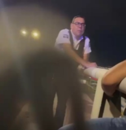 (VIDEO)¡Héroes en acción! Agentes de Vialidad salvan a hombre en intento de suicidio en puente de la Clouthier