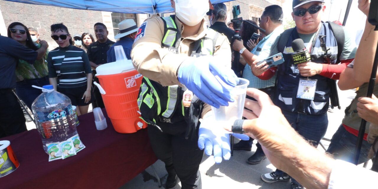 “¿Calor extremo? Protección Civil repartió miles de bebidas gratis en pleno Centro de Juárez”