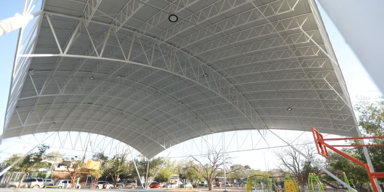Entrega Cruz Pérez Cuéllar rehabilitación del parque El Encanto en Infonavit Salvárcar