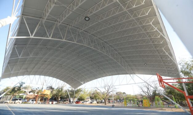 Entrega Cruz Pérez Cuéllar rehabilitación del parque El Encanto en Infonavit Salvárcar