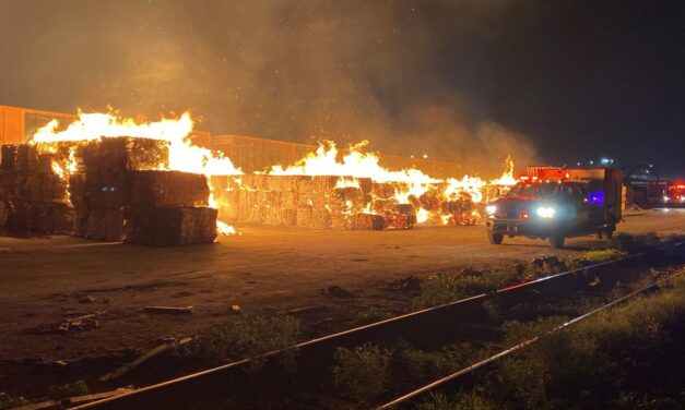 Atiende Protección Civil incendio en patios de Ferrocarriles de México