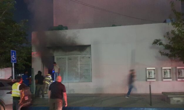 Controlan incendio en clínica del IMSS #6; evacuan a pacientes y personal por concentración de humo