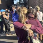 Horror en Minneapolis: tiroteo en escuela católica deja 2 niños muertos y 17 heridos en plena misa