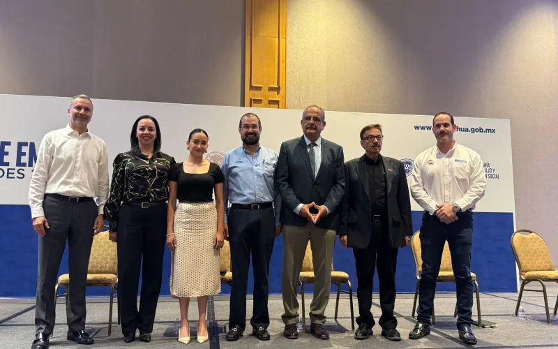 Más de 2 mil personas acuden a la Feria de Empleo de las Juventudes en Chihuahua