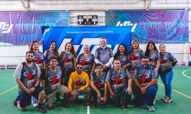 Entrega UTCJ uniformes a personal sindicalizado para encuentro de la FTUT en Zacatecas