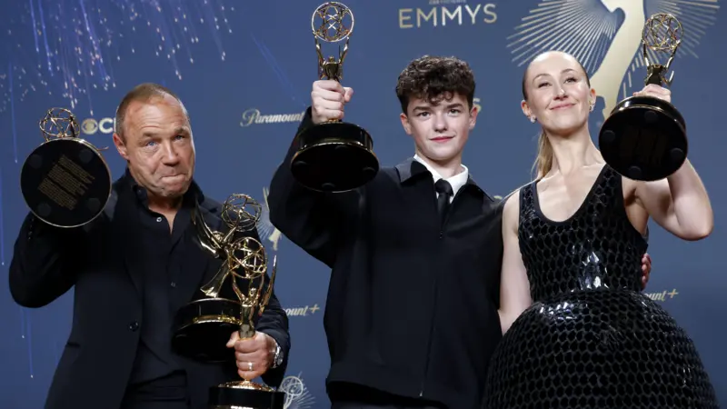 “Adolescencia” arrasa en los Emmy 2025: seis premios y récord histórico para Owen Cooper