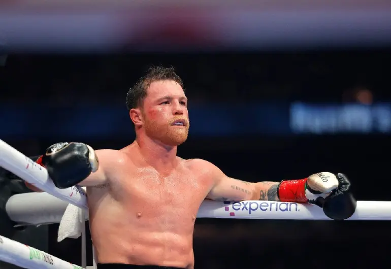 Terence Crawford destrona a Saúl “Canelo” Álvarez