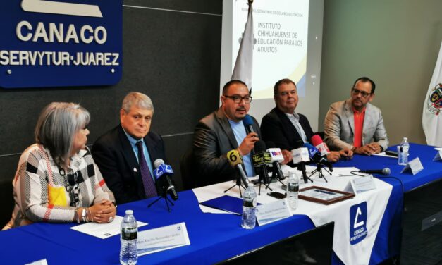 Firman ICHEA y CANACO convenio para combatir rezago educativo en Ciudad Juárez