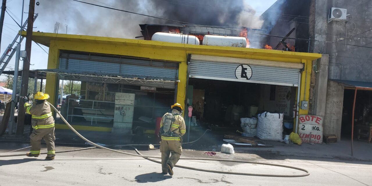 Controlan incendio en local de frituras en la Zona Centro