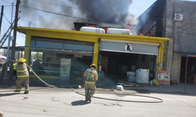 Controlan incendio en local de frituras en la Zona Centro