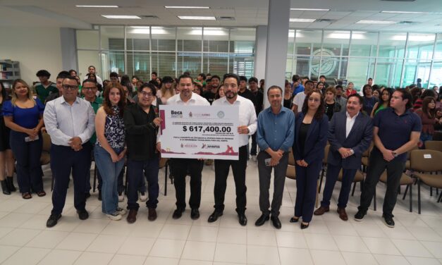 Entrega Municipio cifra récord de 294 Becas de Acceso a la Universidad en la UTPN