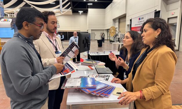 Desarrollo Económico presenta módulo en la Expo Wiretech para atraer inversión