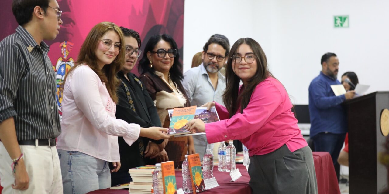 Presentan en Ciudad Juárez el libro Voces de Arena y Asfalto: Antología de las Juventudes Juarenses