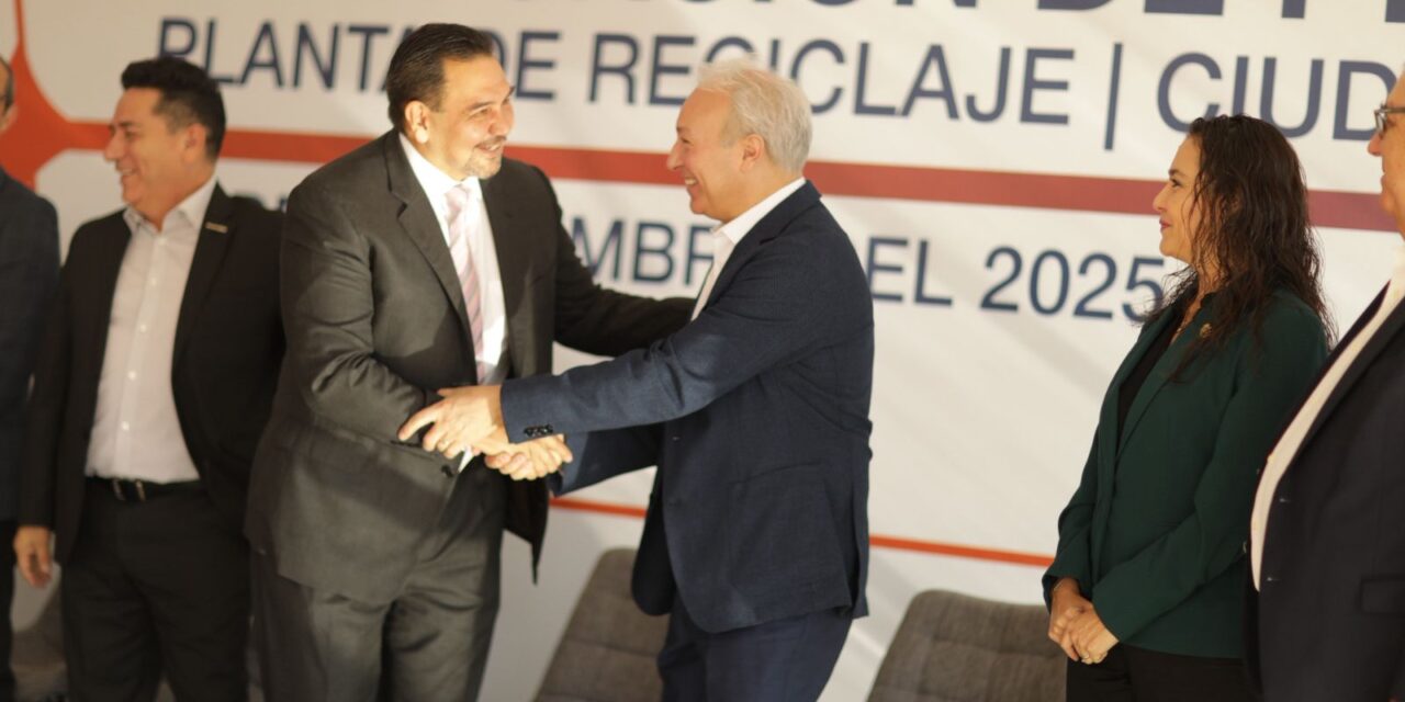 Acude alcalde a colocación de primera piedra de planta de reciclaje Deacero