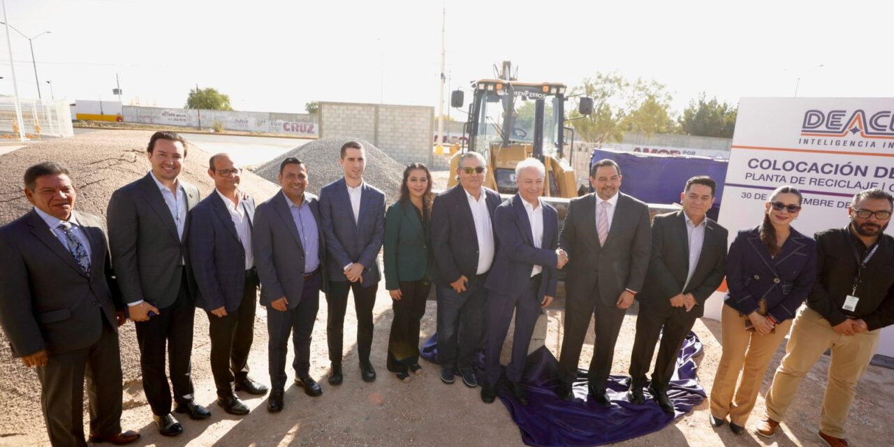 Acude alcalde a colocación de primera piedra de planta de reciclaje Deacero