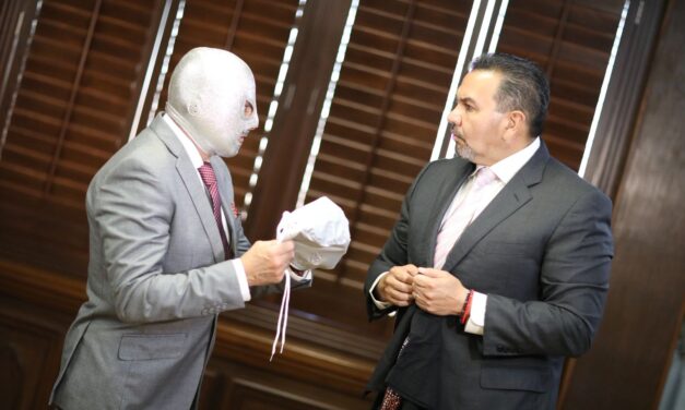 Visita Hijo del Santo al Presidente Municipal