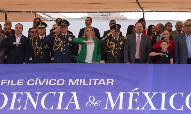 Encabeza Maru Campos desfile Cívico-Militar por el 215 Aniversario de la Independencia