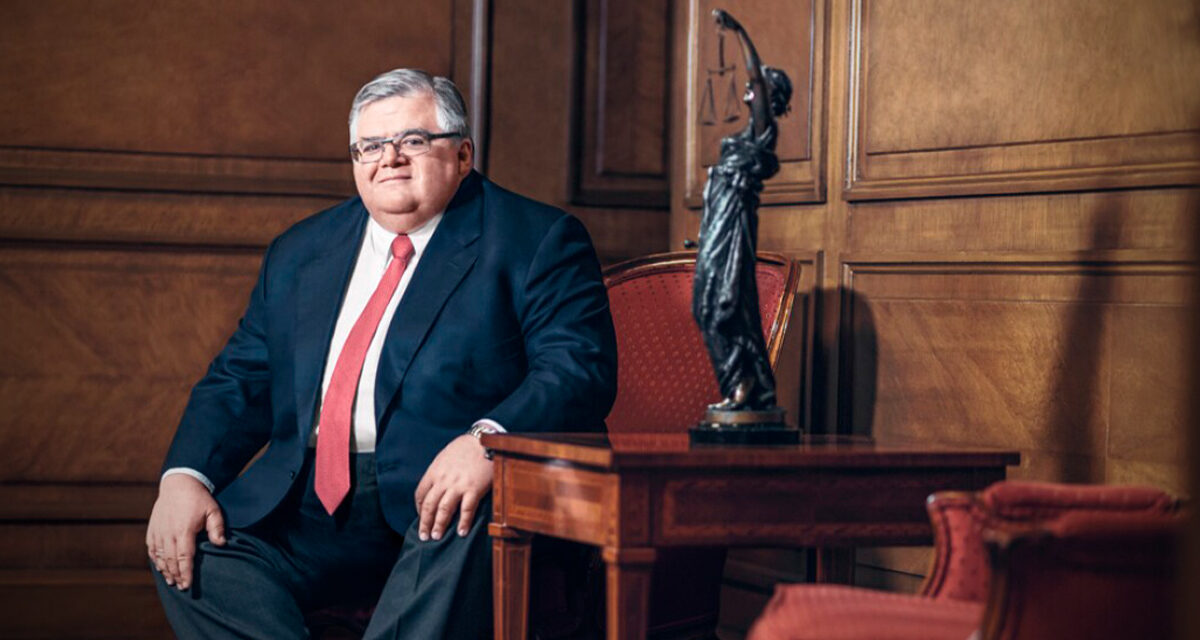 Carstens advierte: “La cabra ya se salió del establo” ante proliferación de monedas privadas