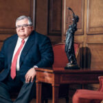Carstens advierte: “La cabra ya se salió del establo” ante proliferación de monedas privadas