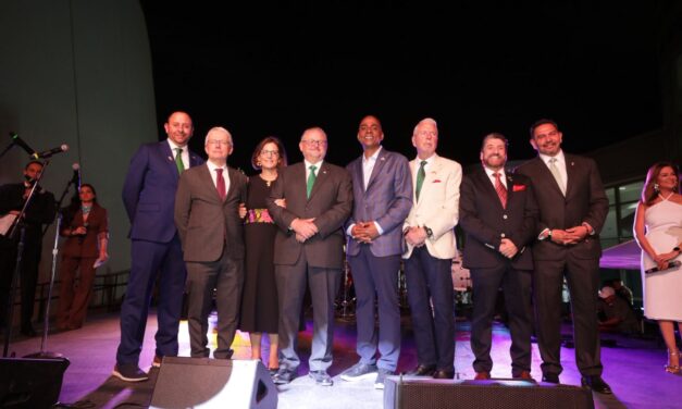 Celebran en El Paso el 215 aniversario de la Independencia de México con mensaje de unidad binacional