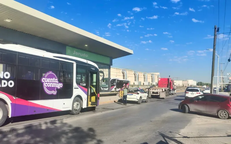 Exhorta OTV a no invadir el carril del JuárezBus