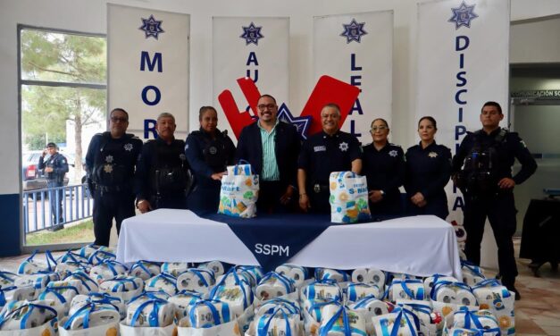 Reconoce CANACO labor de la Policía Municipal con entrega de despensas